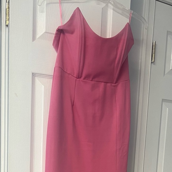 Superdown Ryleigh Strapless Maxi Dress in Pink - Picture 4 of 4